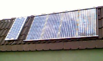 Solaranlage auf dem Dach des Aufenthaltsgebäudes